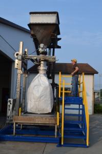 A large bag Filler that you can move easily...No Problem!